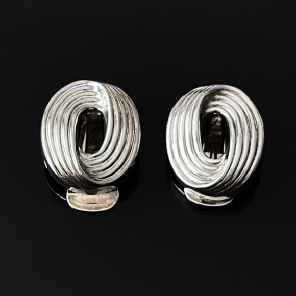 ✨ Signed Dior Swirl MCM Vintage Clip On Earrings in Silver - Picture 1 of 2